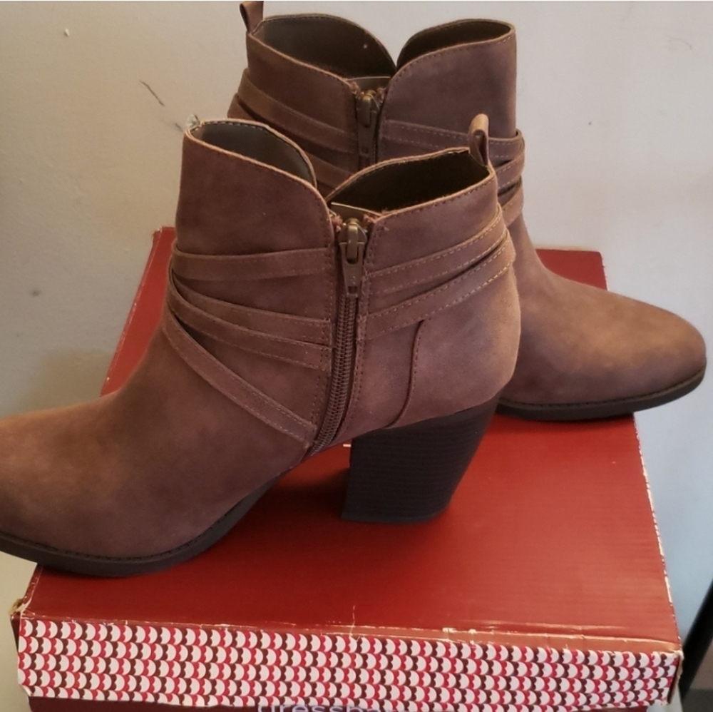 Dressbarn Women's Chocolate Ankle Booties - Picture 3 of 6